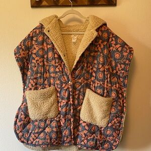 Natural Life Teal Dahlia Sherpa Lined Hooded Snap Front Camp Cape L/XL